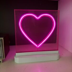Neon heart decor, light up, battery powered